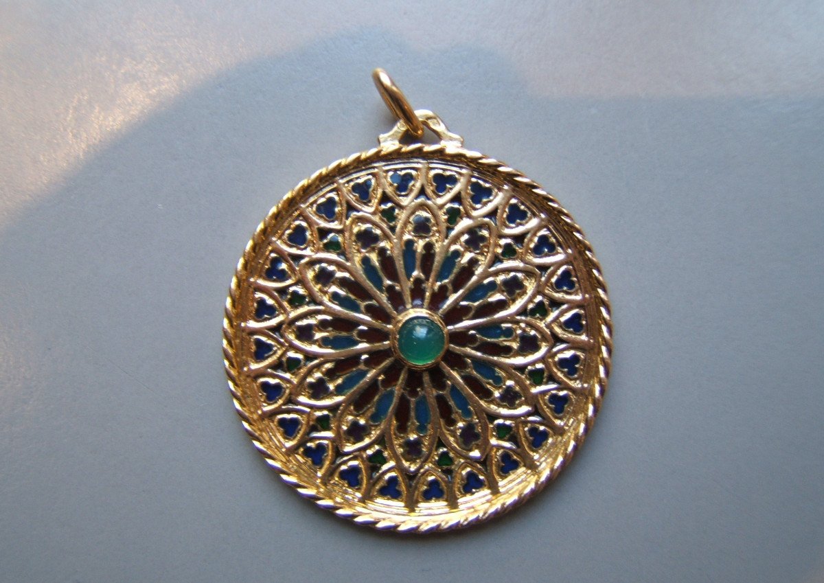 Grand Médaillon,pendentif En Or Et émaux.