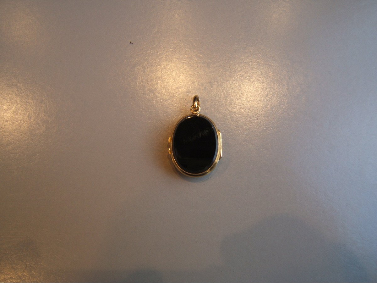 19th Century Gold And Onyx Photo Holder Pendant-photo-2