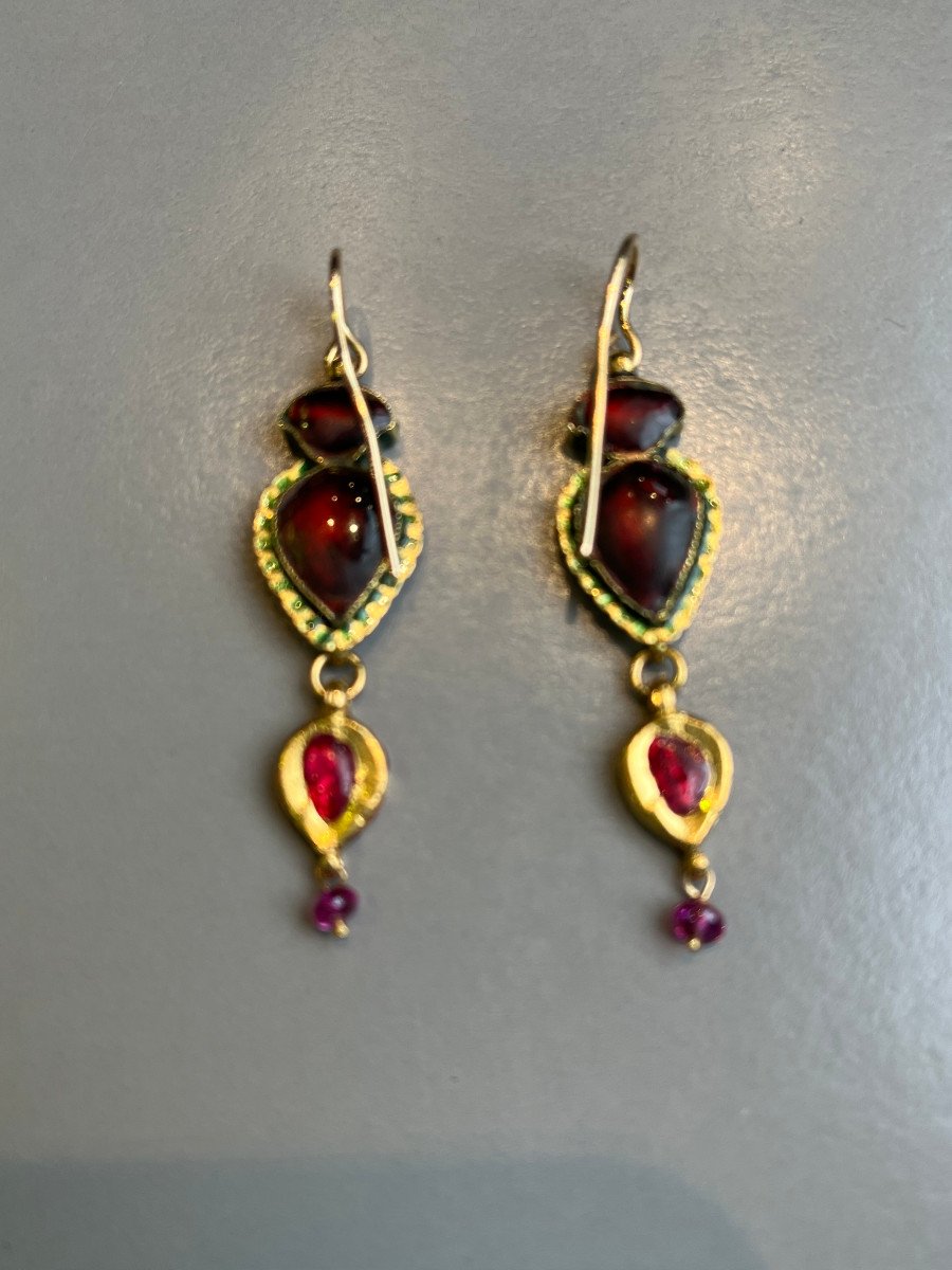 Enamelled Gold And Ruby Pendant Earrings. India XIXth.-photo-6