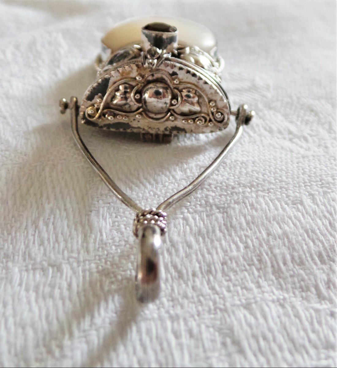 PENDENTIF A SYSTEME EN ARGENT 925 ET NACRE--ASIE  -ANNEE 60 - XX°-photo-2