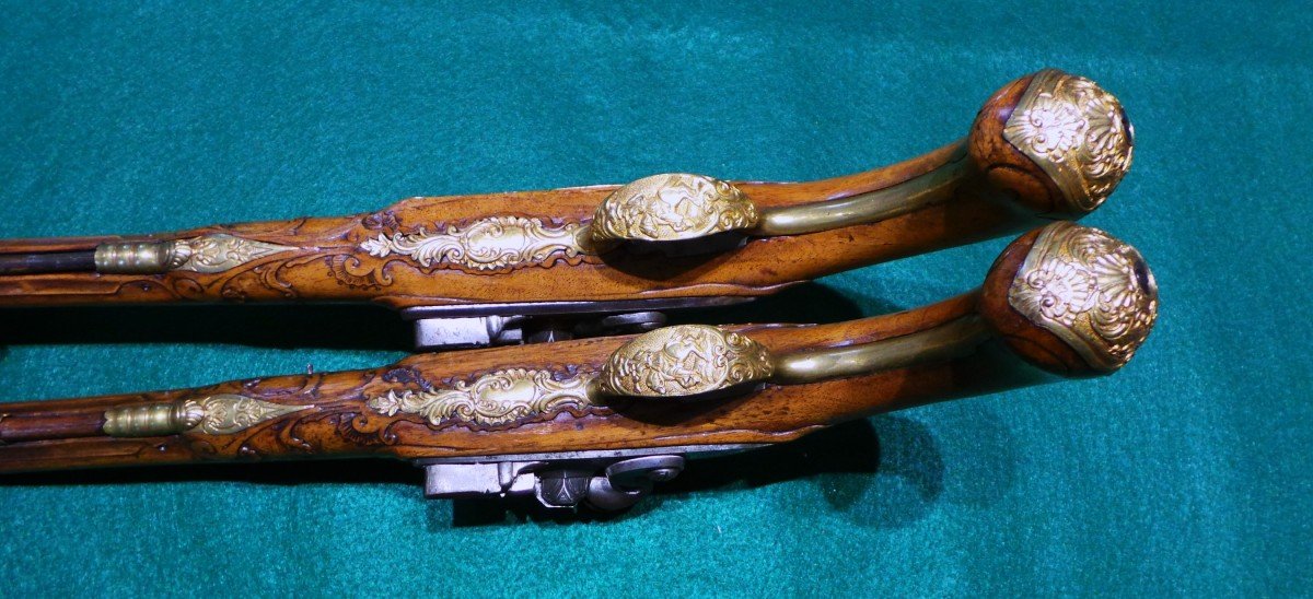 PAIRE PISTOLET D'ARCON D'OFFICIER-  XVIII° - DANS COFFRET - -photo-3