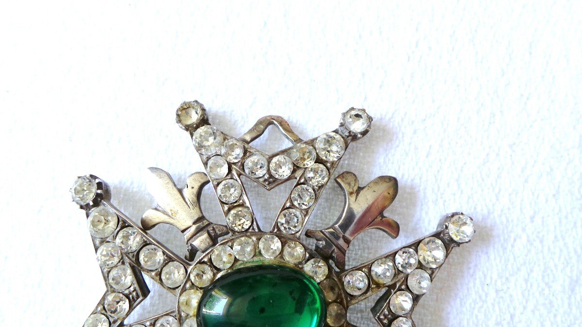 BIJOU MACONNIQUE - CROIX TEMPLIERE EN ARGENT -STRASS - PIERRE VERTE ET FLEURS DE LYS - XIX°-photo-4