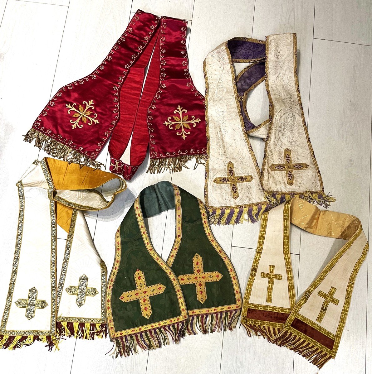 ORNEMENTS  ET ETOLES LITURGIQUES - TISSUS RELIGIEUX - XX°-photo-3