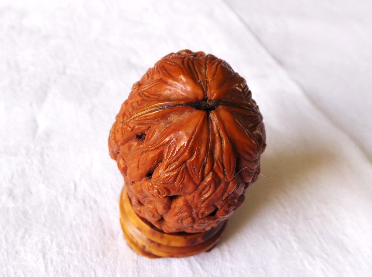 China - 19th Century - Carved Nuts "hediao" Immortal Monks "luohan" --photo-4