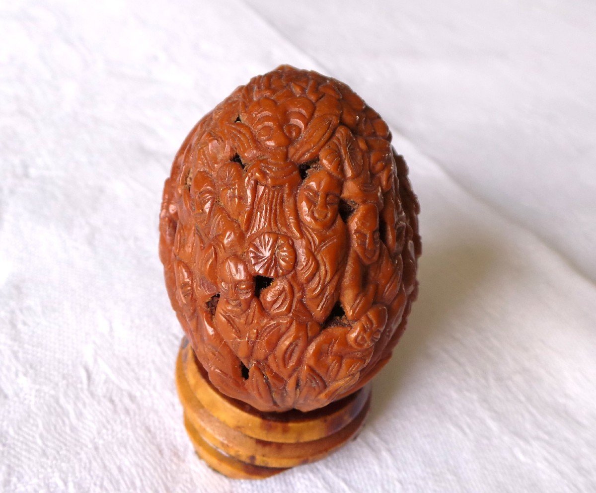 China - 19th Century - Carved Nuts "hediao" Immortal Monks "luohan" -