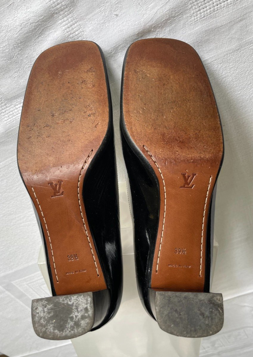 Pair Of Low Pumps "louis Vuitton"-photo-1