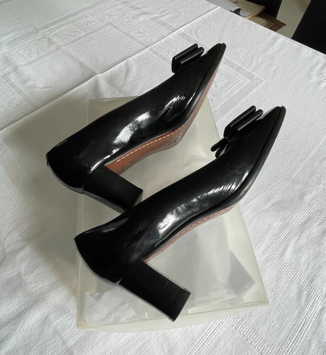 Pair Of Low Pumps "louis Vuitton"-photo-3