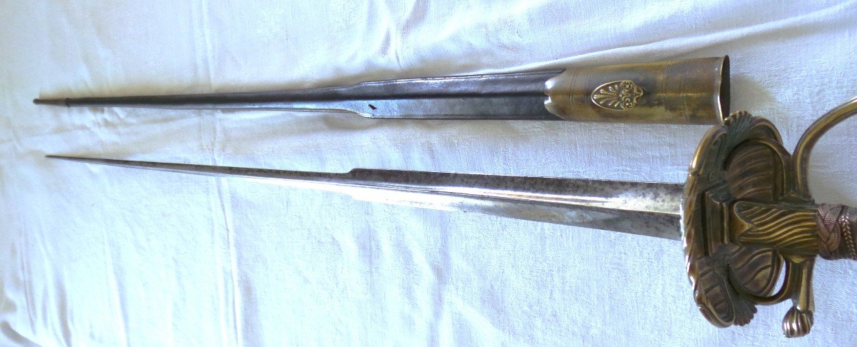 EPEE OFFICIER SUPERIEUR A LA COLICHEMARDE ET FOURREAU - EPOQUE : LOUIS XV - 1715 -1774 - XVIII°-photo-2