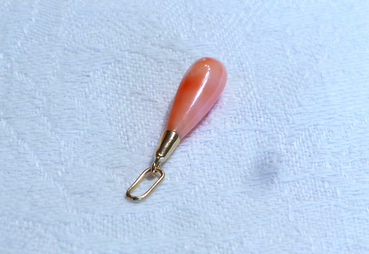 18k Gold And Coral Pendant -photo-3