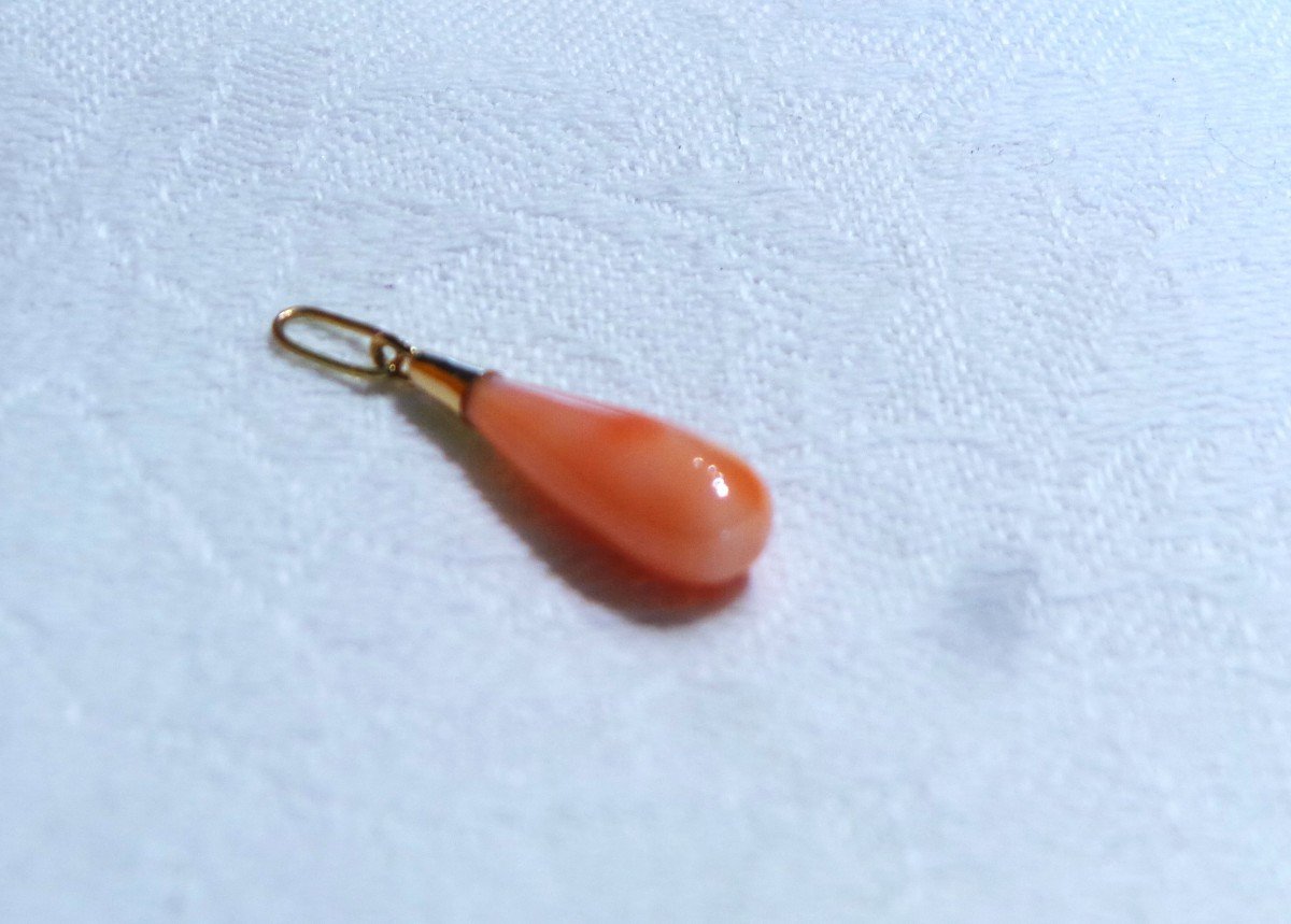 18k Gold And Coral Pendant -photo-4