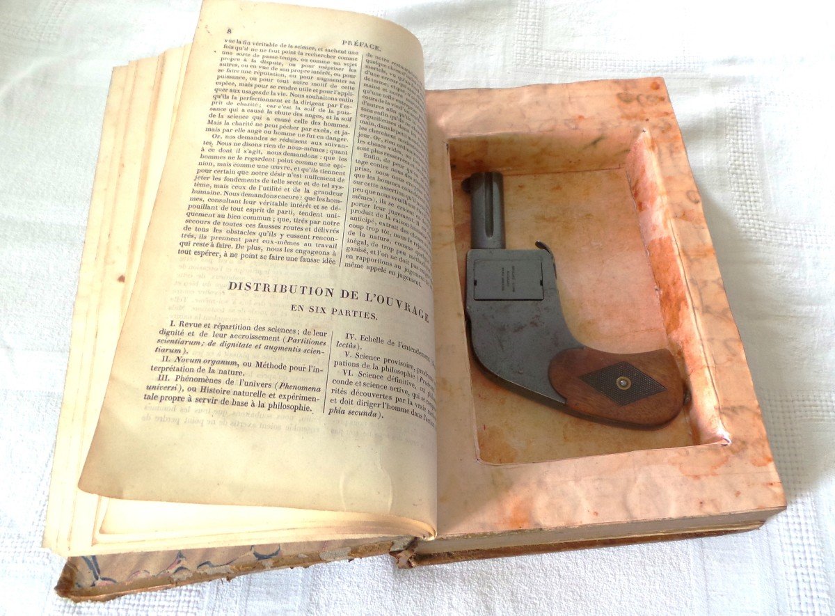 PISTOLET " BAR"  DANS UN LIVRE -PAR SAUER & SOHN " 1899-1914 