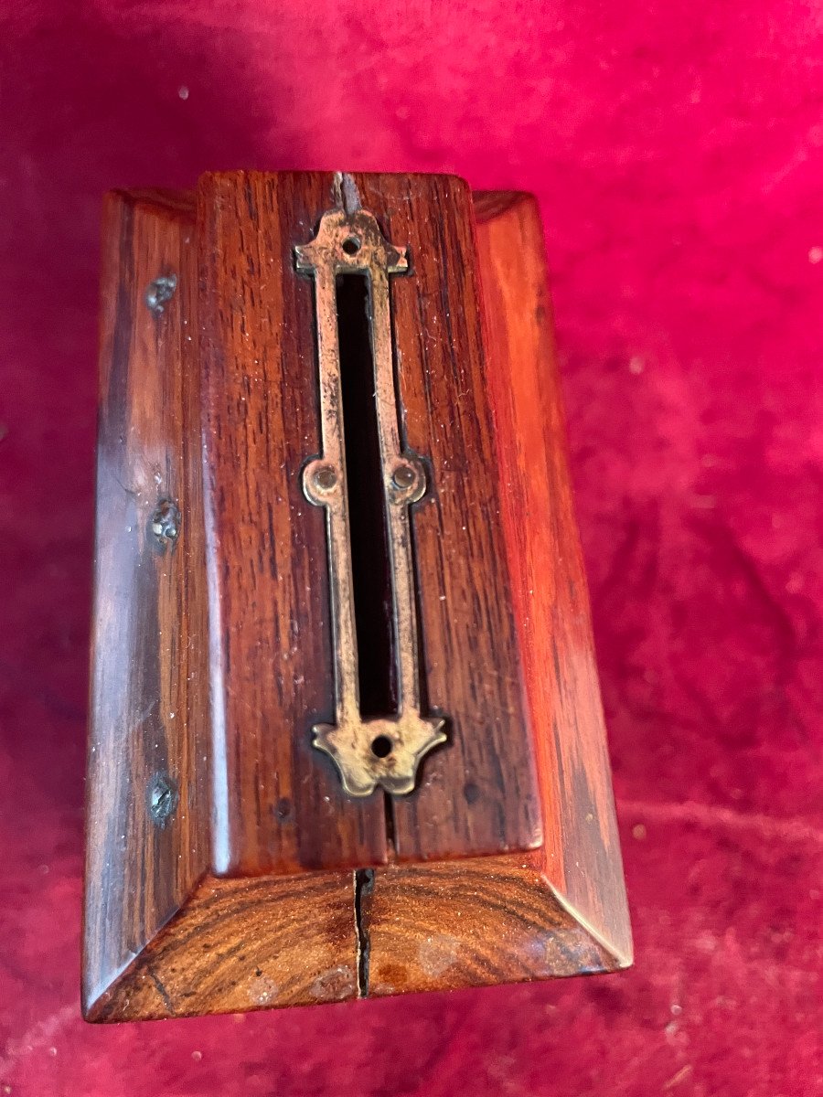 18th Century Violet Wood Queue Trunk-photo-4