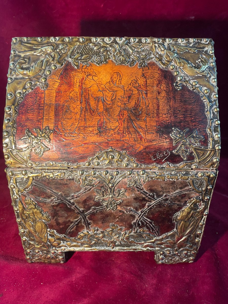 Coffret Reliquaire Cuivre Repousse Et Pyrograve-photo-2