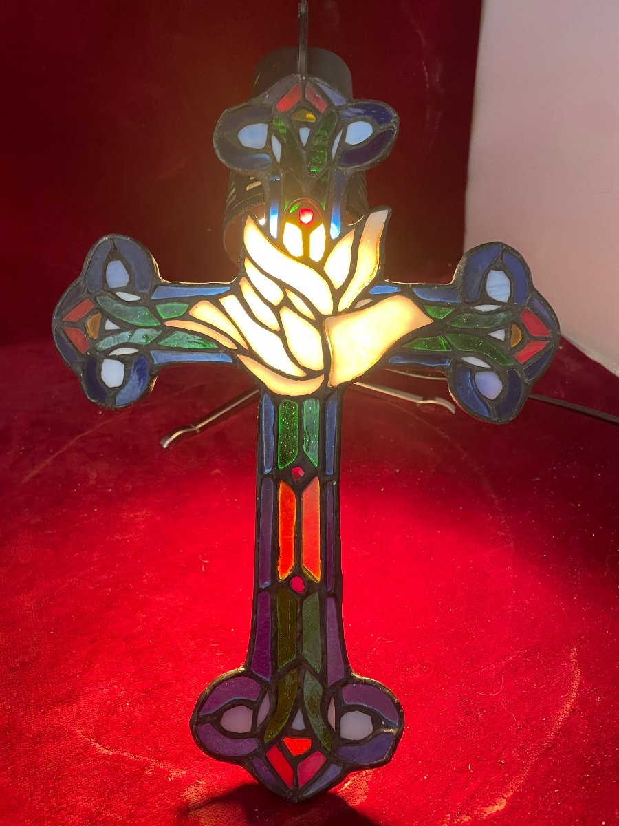 Beautiful Stained Glass Cross With Eucharistic Dove-photo-4