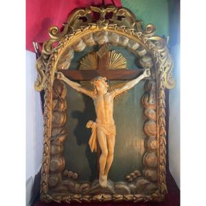 Crucifix Dans Cadre Ancien Du 17 Eme Siecle