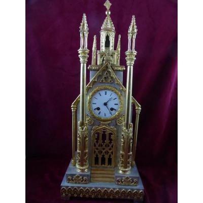 Pendule Dite Cathedral Wood Dore
