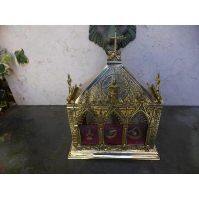 Chasse Reliquaire En Bronze Dore En Forme De Chapelle