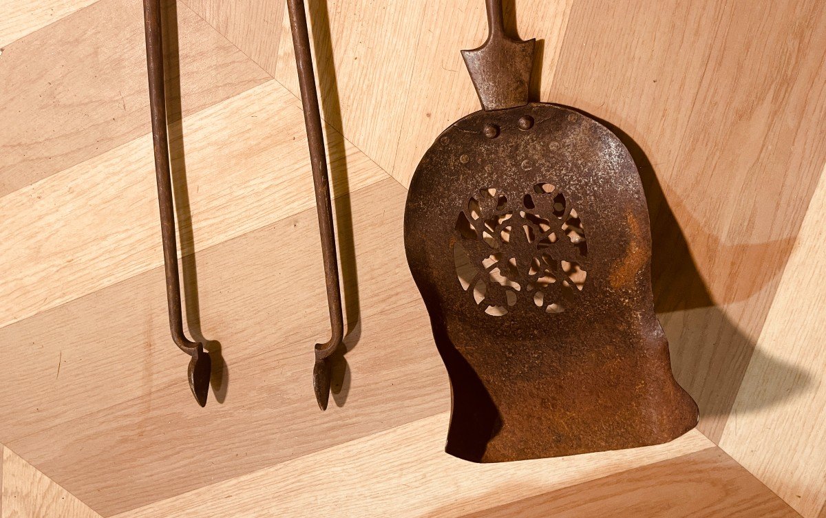 Wrought Iron And Bronze Shovel And Tongs, 19th Century -photo-4