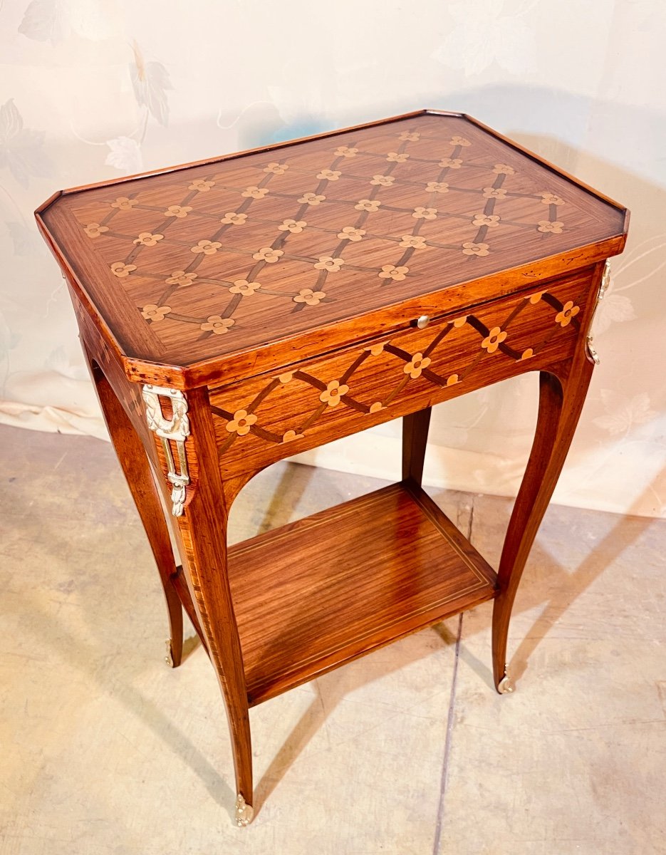 Queen's Marquetry Coffee Table, 19th Century 