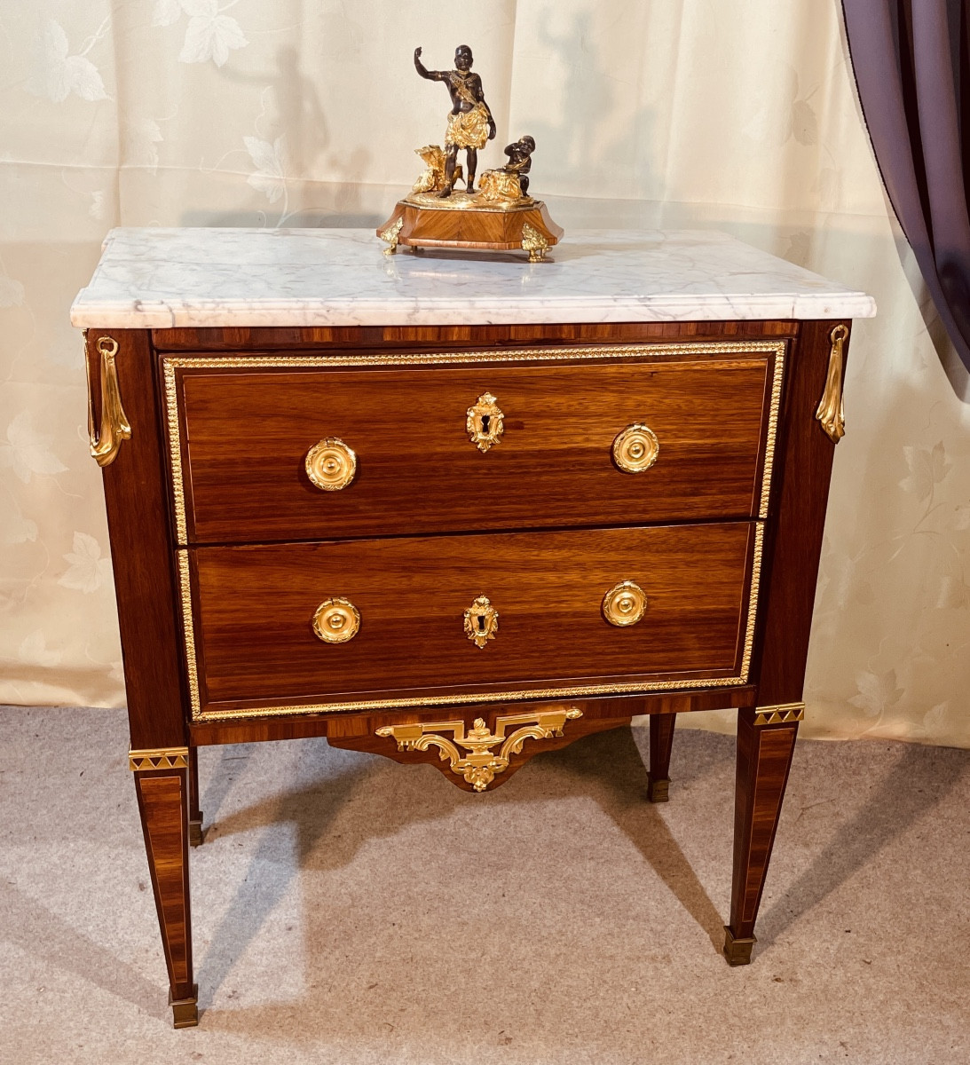 Louis XVI Chest Of Drawers In Mahogany, 18th Century 