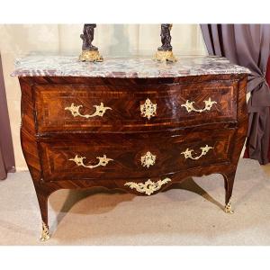 Commode Galbée Louis XV , époque XVIIIe Siècle 