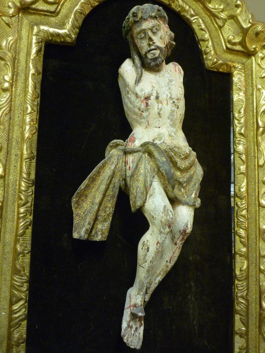 Cadre Christ en bois doré avec Christ en bois polychrome 17ème-photo-4