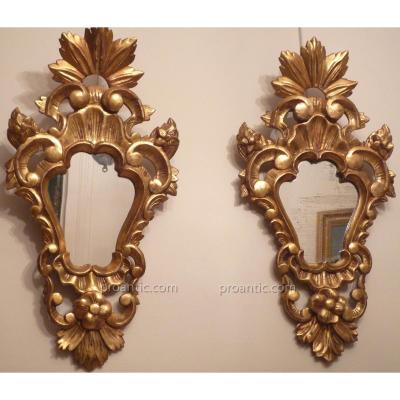 Paire de miroirs italiens en bois doré d'époque XIXe.