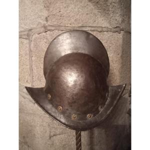 Casque '' Morion à Crète '' De Fantassin Sous La Renaissance . Epoque XVI ème