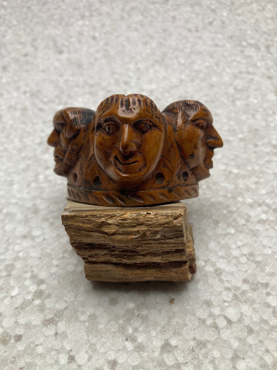 Fruitwood Inkwell, Men's Faces, 19th Century Folk Art-photo-3