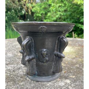 High Bronze Mortar With Scanded Decor Of 5 Registers With Wings And Medallions - 17th Century 