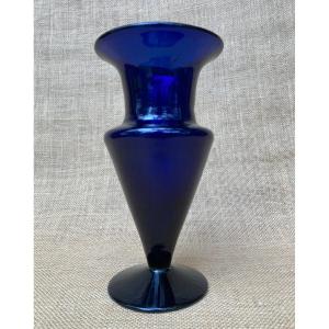 Vase En Verre Bleu Soufflé - Verrerie Bordeaux XVIIIème