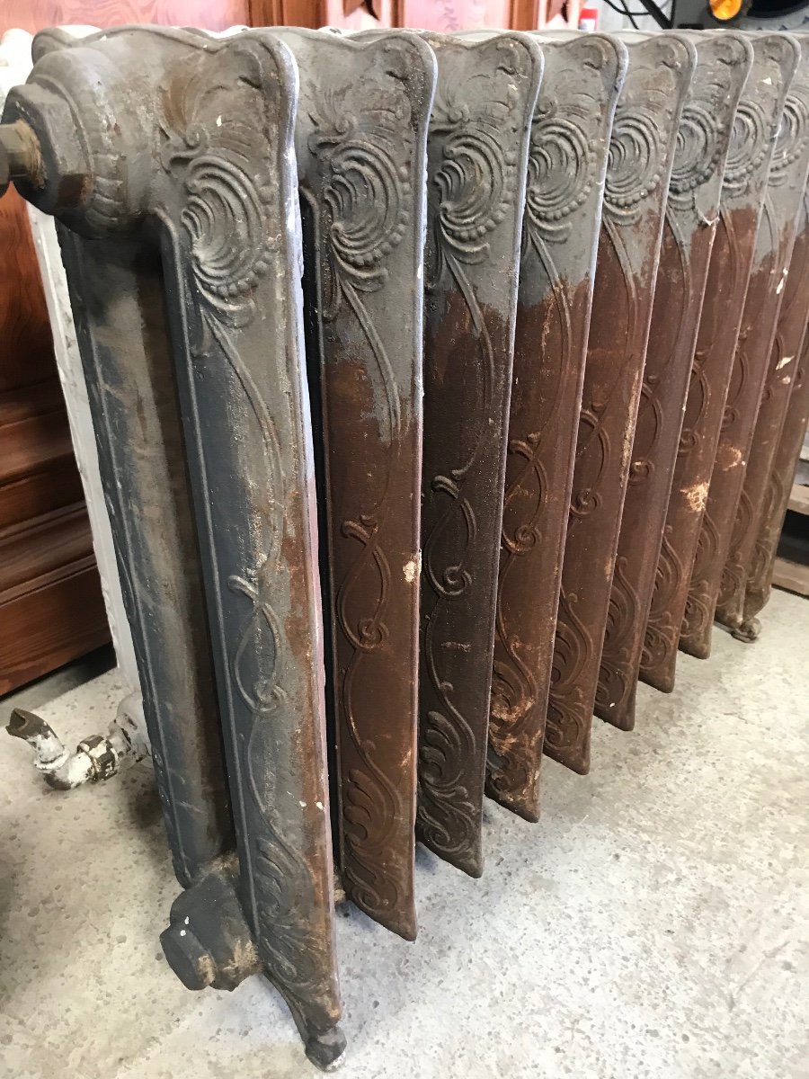 Flower Radiators On Cast Iron Feet