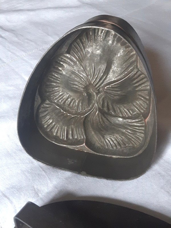 Old And Rare Ice Mold Pansy Decor For Old Kitchen Letang Fils In Paris Jugenstil -photo-5