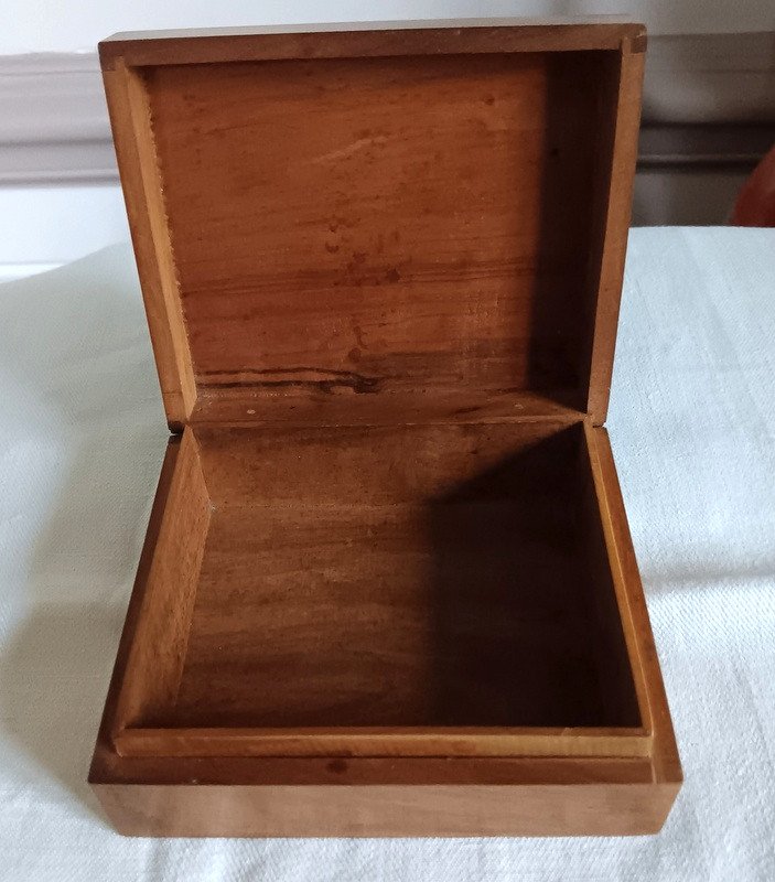 Lovely Souvenir Jewelry Box From Ile Rousse In Corsica 1900 In Olive Wood-photo-4