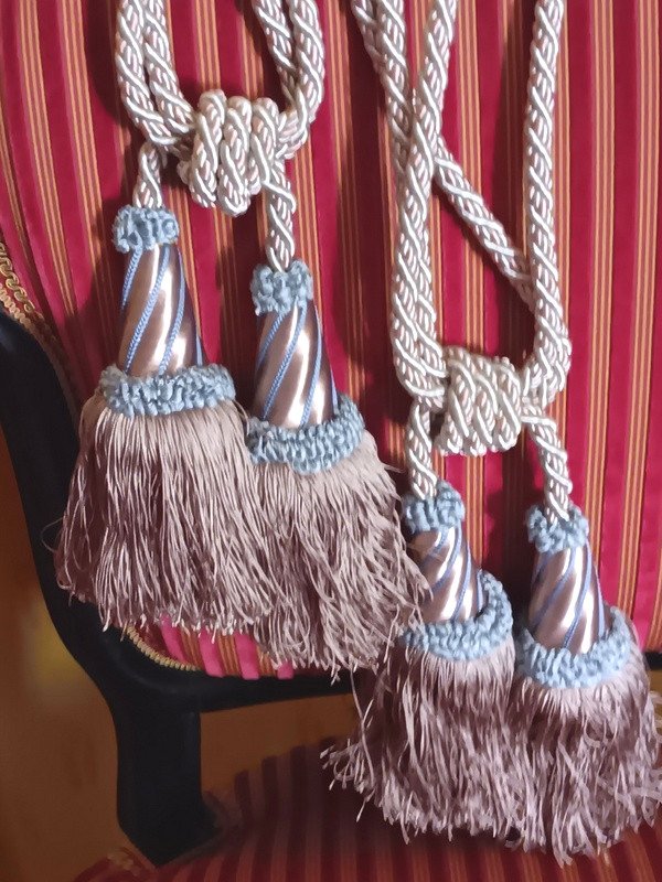 Beautiful Pair Of Curtain Tiebacks In Satin Trimmings With Two Tassels-photo-2