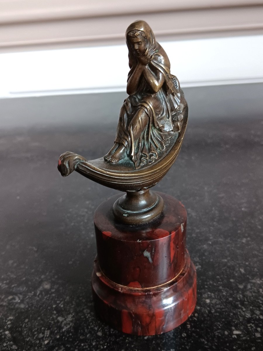 Petite Sculpture Statuette En Bronze De Forme Navette Avec Une Femme Socle En Marbre  griotte-photo-3