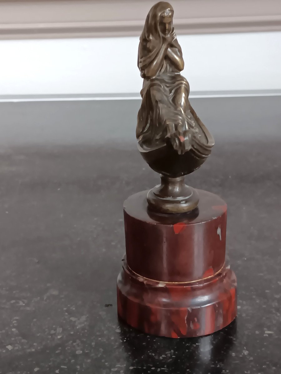 Petite Sculpture Statuette En Bronze De Forme Navette Avec Une Femme Socle En Marbre  griotte-photo-4