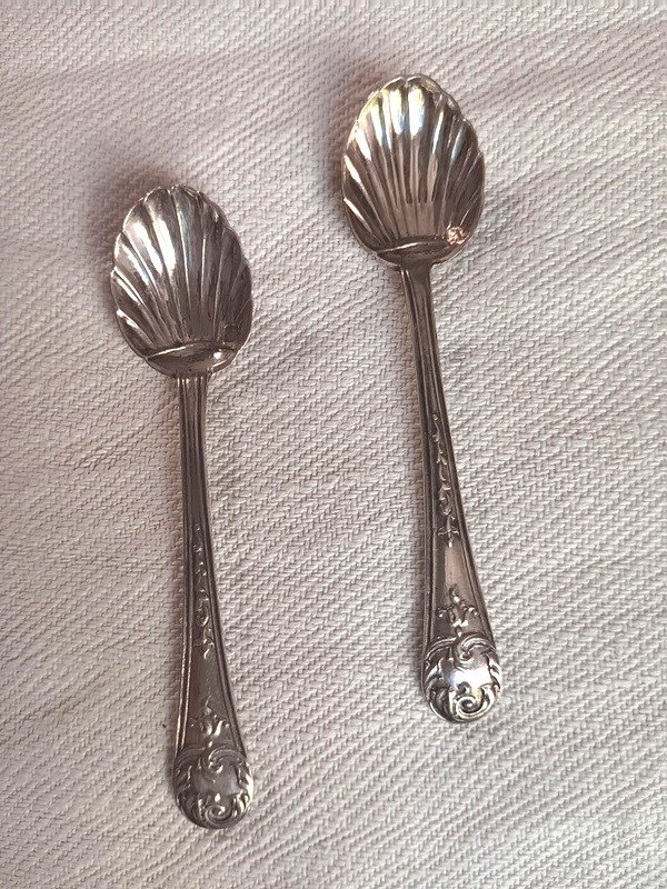 Pair Of Sterling Silver Shell Shaped Salt Scoops Spoons 