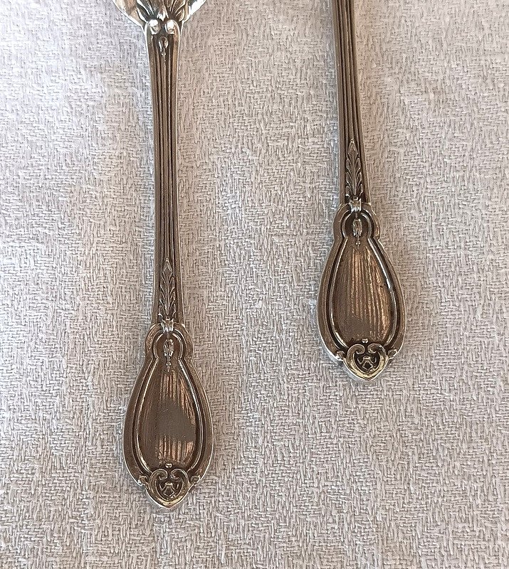 Pair Of Louis XVI Style Sterling Silver Medallion Salt Shovels Spoons-photo-1