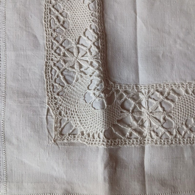 Embroidered Linen Sheet And Lace And Two Matching Pillowcases From Château Under Count's Crown 19th Century -photo-5