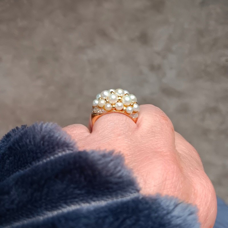 Elegant 18k Gold Ring With Pearls And Diamonds-photo-5