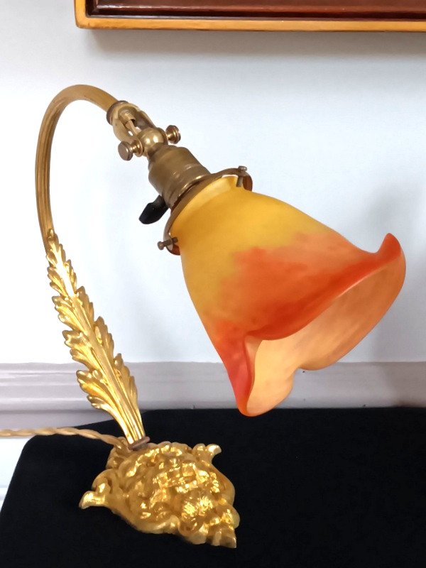 Lampe De Table Art Nouveau En Bronze Doré Orientable Et Tulipe Le Verre Français 