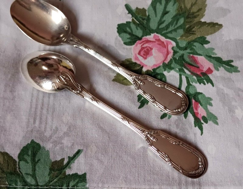 Tétard Frères Set Of 12 Silver Crossed Ribbons And Laurel Mocha Coffee Spoons-photo-3