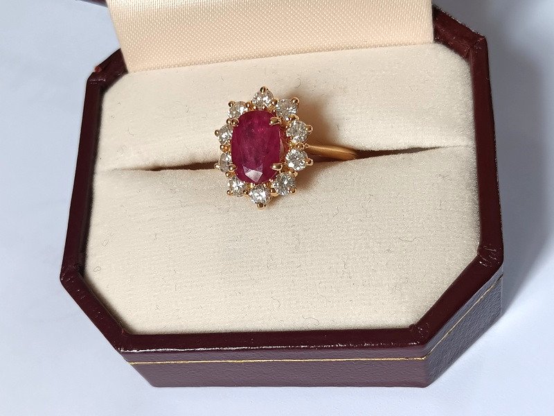 18k Yellow Gold Ruby And Diamond Ring-photo-5