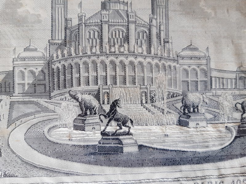  Le Trocadéro souvenir de l'Exposition Universelle de 1878 à Paris panneau de soie broderie XIXème siècle-photo-4