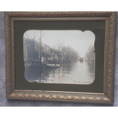 Old Photo The Flood Of The Seine In Paris In 1910