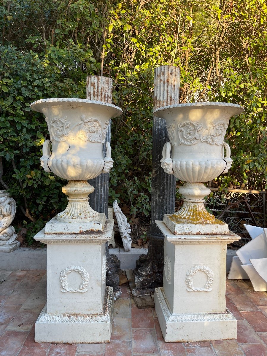 Paire De Vasques De Jardin/ Vases Medicis En Fonte Avec Leur Supports/piédestaux -photo-2