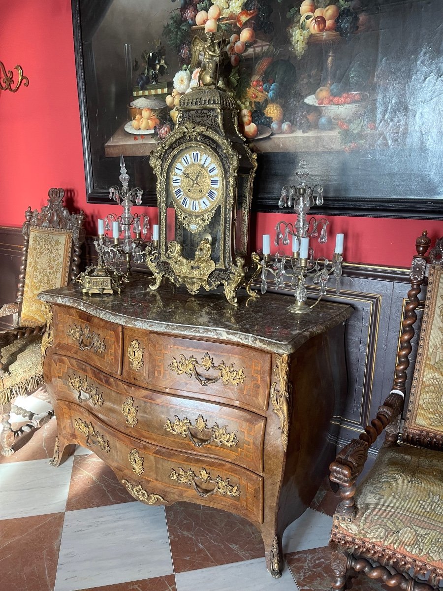 Commode Tombeau Galbée Toutes Faces De Style Louis XV . -photo-6