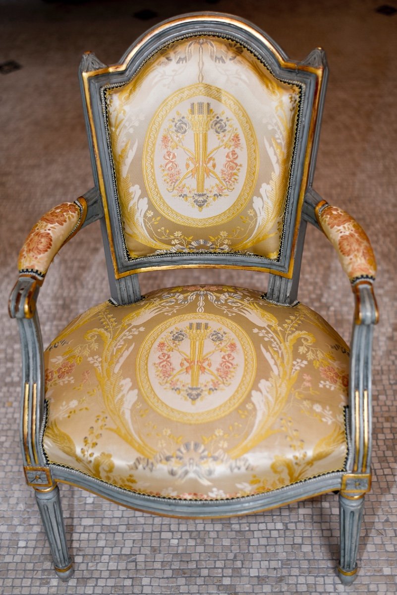 Louis XVI Period Salon-photo-1