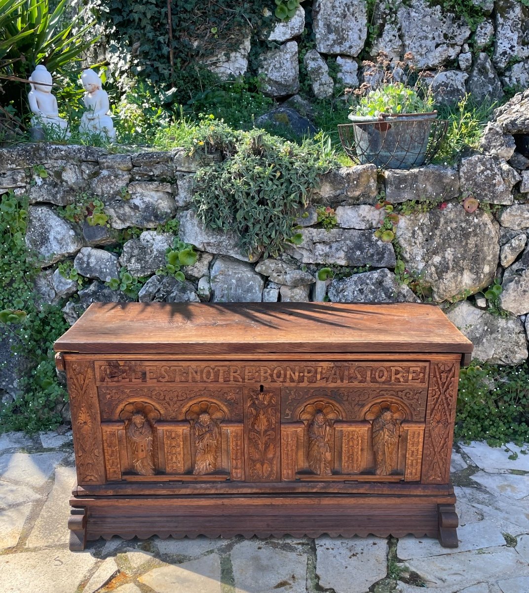 Richly Carved Solid Oak Chest From The 17th Century 